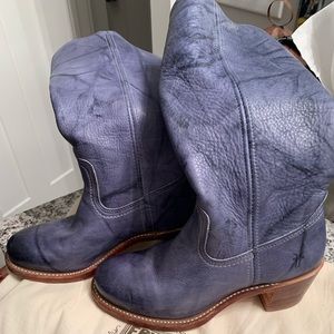 Women’s Frye 7.5 Boots in excellent condition.